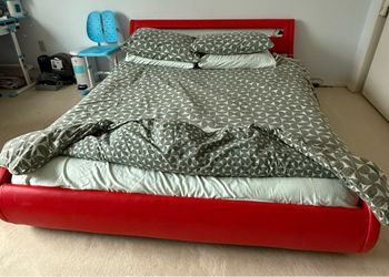 Twin Size Kids Low Bed Frame with LED Lights – Excellent Condition