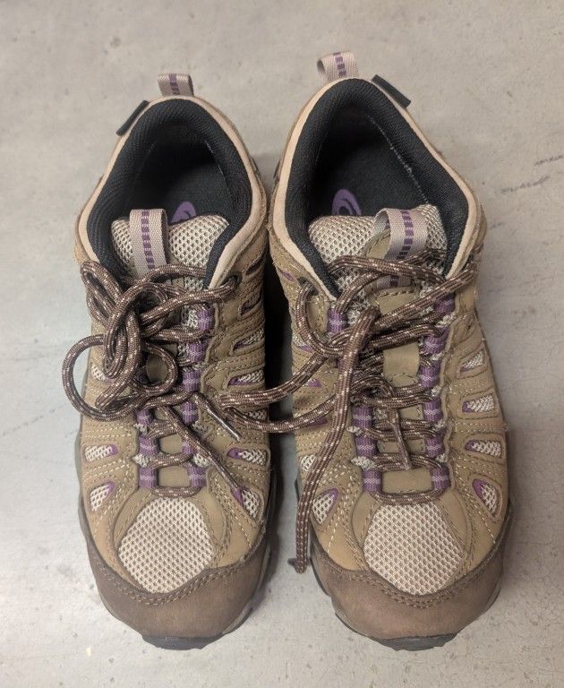 REI Woman's Hiking Shoe (Size 7) Very Lightly Used
