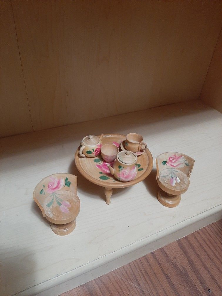 1920s-1930s Wodden Doll Furniture