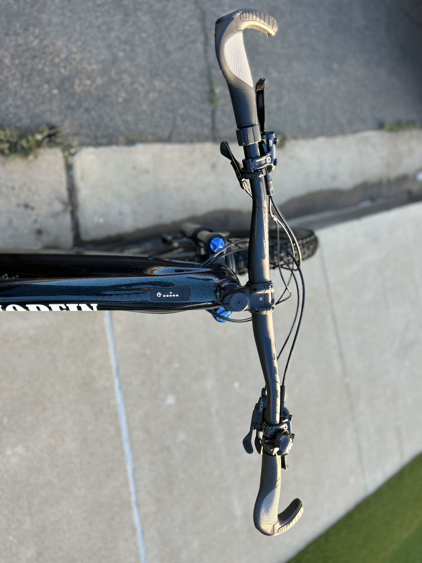 2022 Giant Trance X Advanced E+ 2 Mountain Bike