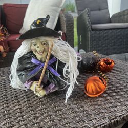 Halloween Witch & Door Hanging Bella