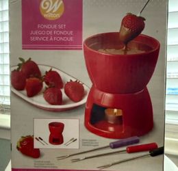 Fondue set RED new in box