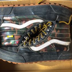 Vans Men’s Camouflage Boots Size 10 Camo