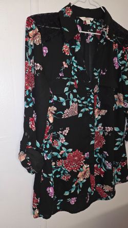 Candie's Floral Long Sleeve Button-Down Blouse