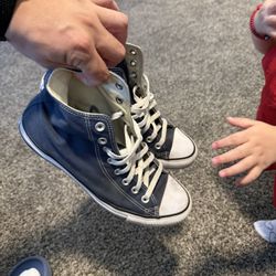 Converse Chuck Taylor High Tops – Navy – Size 8.5