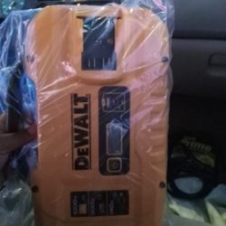 Yomper Y Generador De Energia DeWALT
