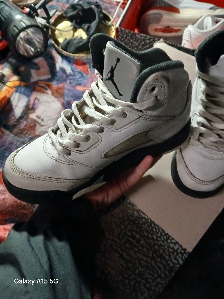 Air Jordan Retro 5 White And Black
