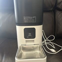 Pet Feeder – Works Manually, Wi-Fi Not Working – $10 – Pickup in Rowland Heights