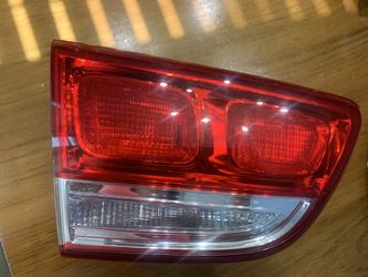 2016 2017 2018 Kia Sorento left tail light