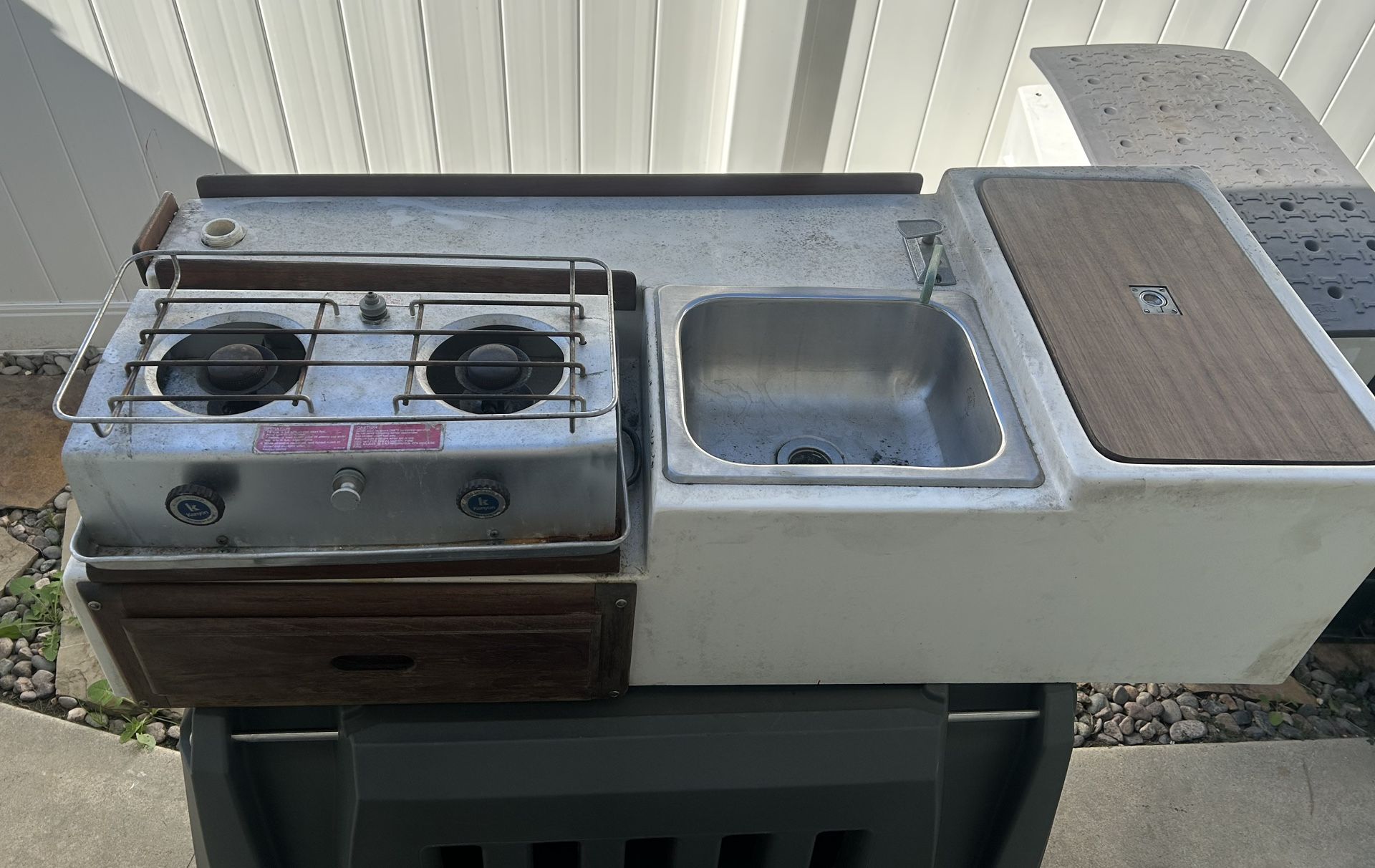 Mini Galley for a Vehicle 