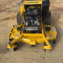 2021 Hustler Lawn Mower Zero Turn 