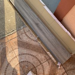 3 cajas de laminas para piso muy bonitas ver las instrucciones en las fotos cada caja mide 54 sf son 27 unidades