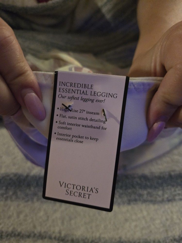 Victoria's Secret Incredible Essential Leggings
