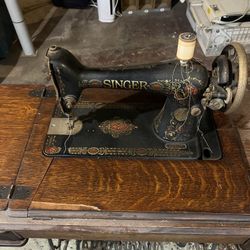 Singer Sewing Machine 