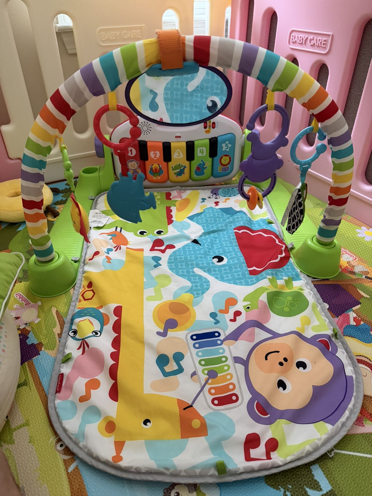 Fisher Price Deluxe Kick & Play Piano Gym