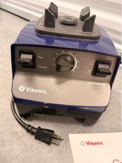 Vitamix Creations GC Blender - broken cup but the rest is good!