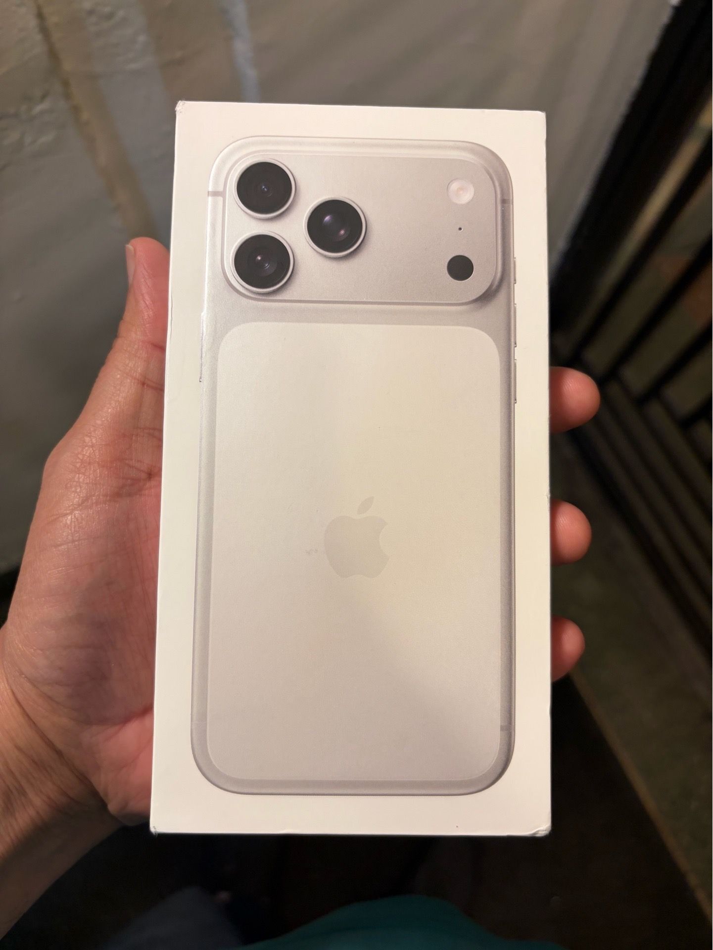 At&t Carrier Sealed Iphone 17 pro max silver 256 gigs