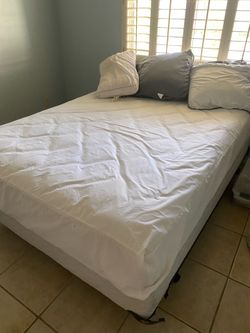 Free queen size bed