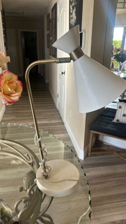 Modern desk lamp