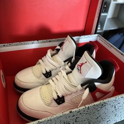 Jordan 4 Fire Red Size 6.5 Boys 