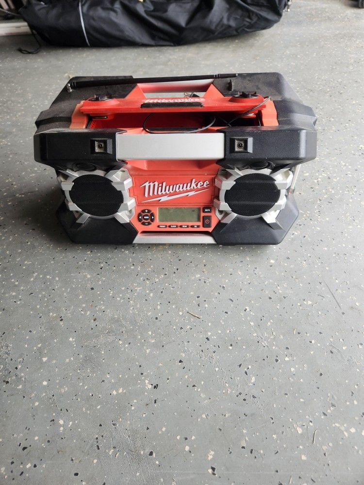 Milwaukee Jobsite Radio
