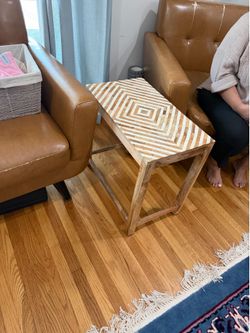 FREE SIDE TABLE