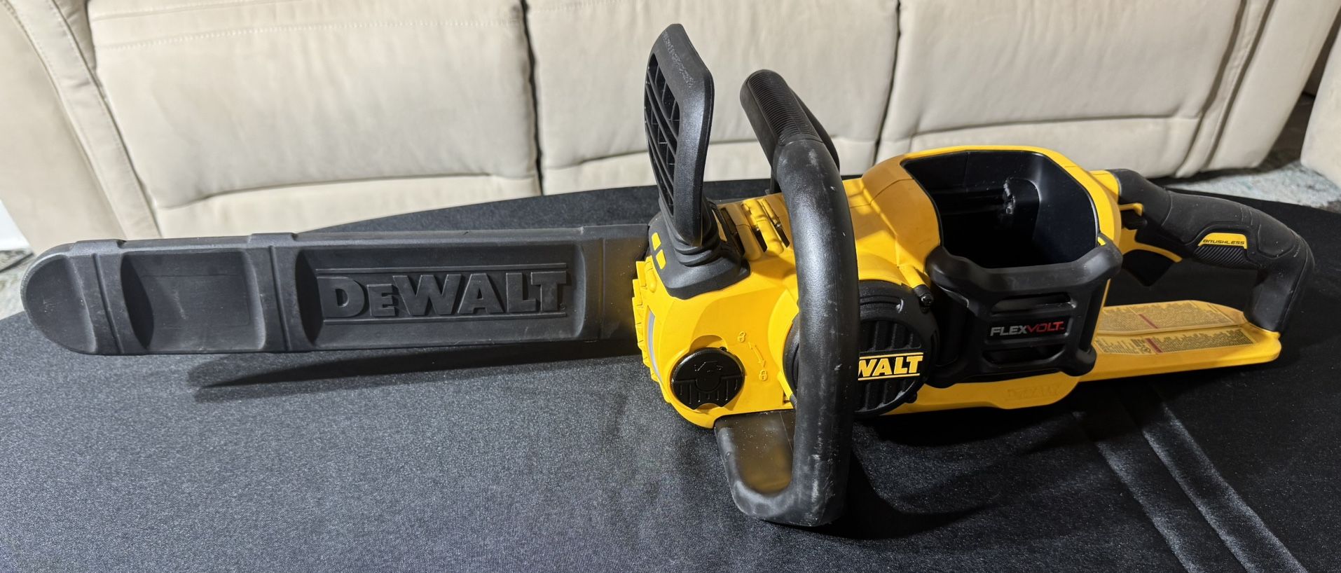 DEWALT FLEXVOLT 60V MAX 16in. Brushless Cordless Battery Powered Chainsaw FLEXVOLT (TOOL ONLY)