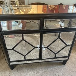 Beautiful Mirrored Buffet, Entry Table, Console 