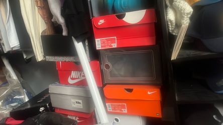 10+ pairs of Jordan’s/ Nikes
