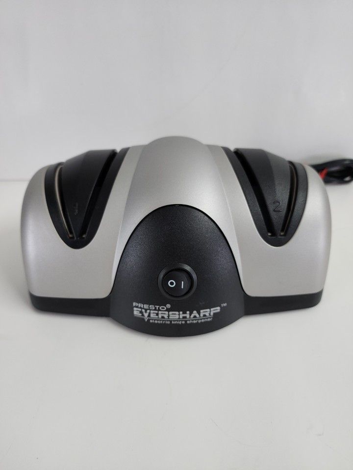 Presto Electric Knife Professional Sharpener 0880002 EverSharp 2 Stage..
Tested and working...
Preowned in good working condition...
Don't forget to