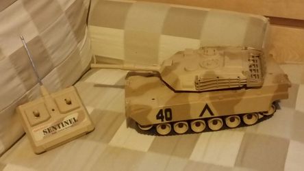 SENTINEL ^ 40 TANK - Remote Control!