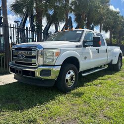 2011 Ford F350 Super Duty Crew Cab XLT Pickup 4D 8ft