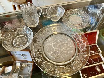 Princess House “Fantasia” Frosted Poinsettia Dinnerware