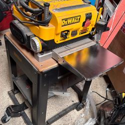 Dewalt Benchtop Planer With Table 
