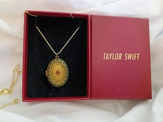 Taylor Swift We'll Run TOUR lock it necklace