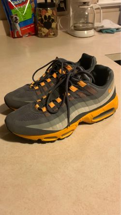 Nike air maxes 95’s size 10 1/2 clean