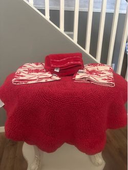 Christmas Bathroom mat and 4 towels