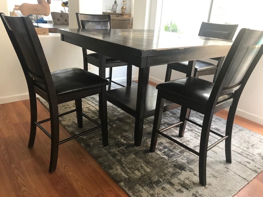 5 Pieces Dinning Set, Table and 4 Chairs. Make an Offer