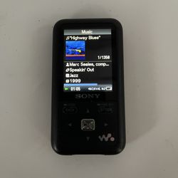 Sony Walkman (Boxed)/MP3 Player NWZ-S618F Black (8 GB)  /FM Digital Radio/Video 