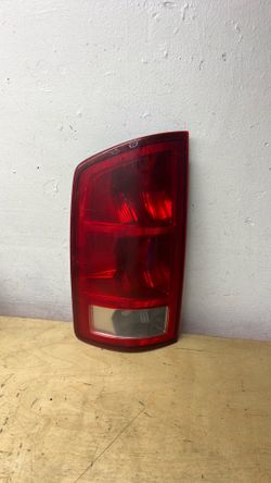 2002-2006 Dodge Ram 1(contact info removed) 3500 Left LH Driver Side Tail Light Lamp OEM