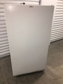 FREE DROP OFF - KENMORE 10 CU. FT. UPRIGHT FREEZER IN WHITE