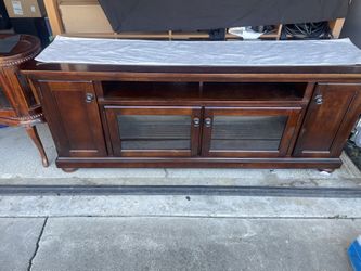 TV Consult Table