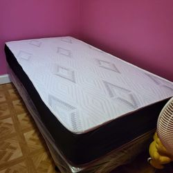 NEW TWIN-SIZE MATTRESS AND BOX SPRING 🆕️