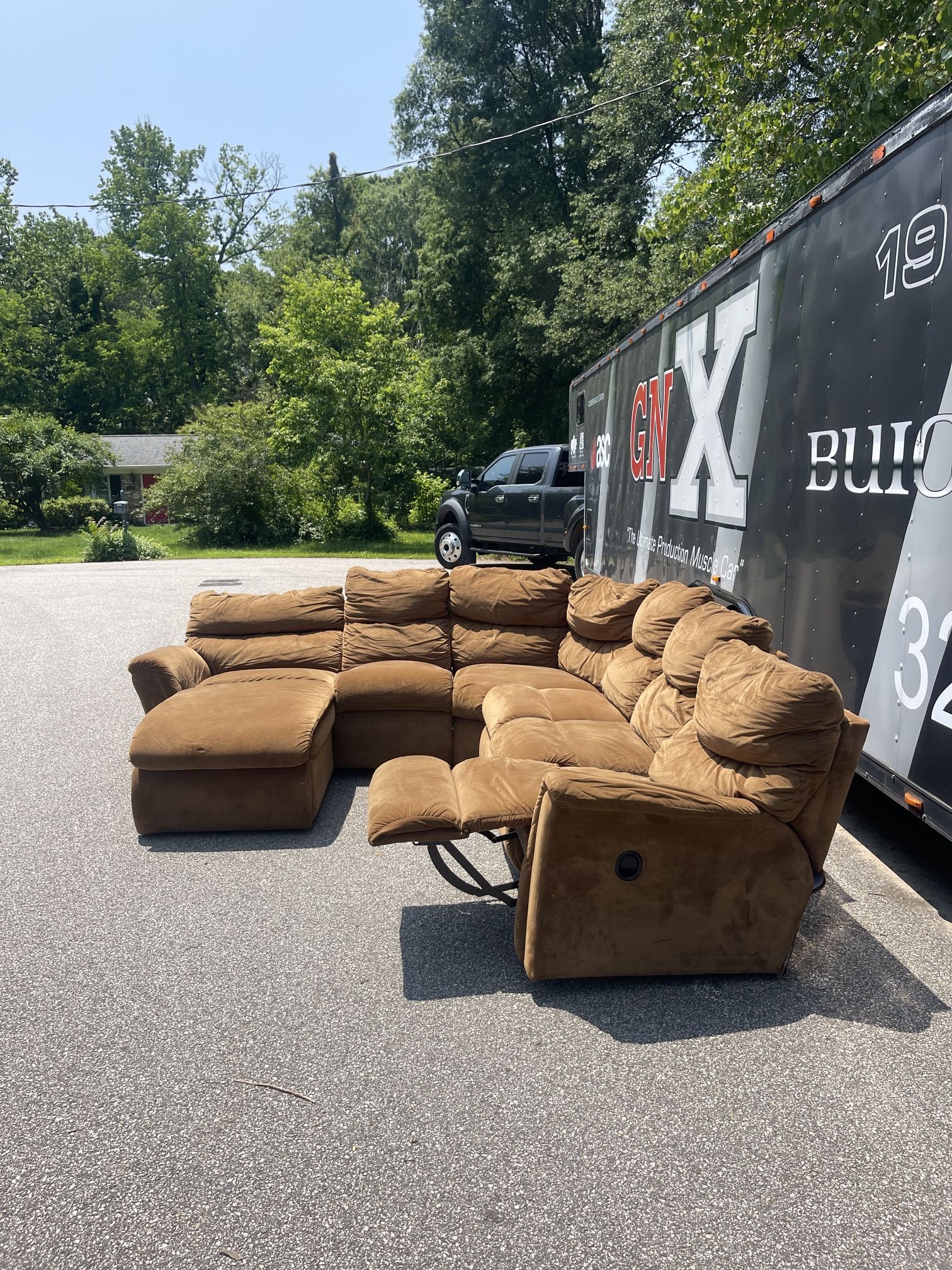 Free Delivery! Laz-Boy Sectional With 2 Manual Recliners!