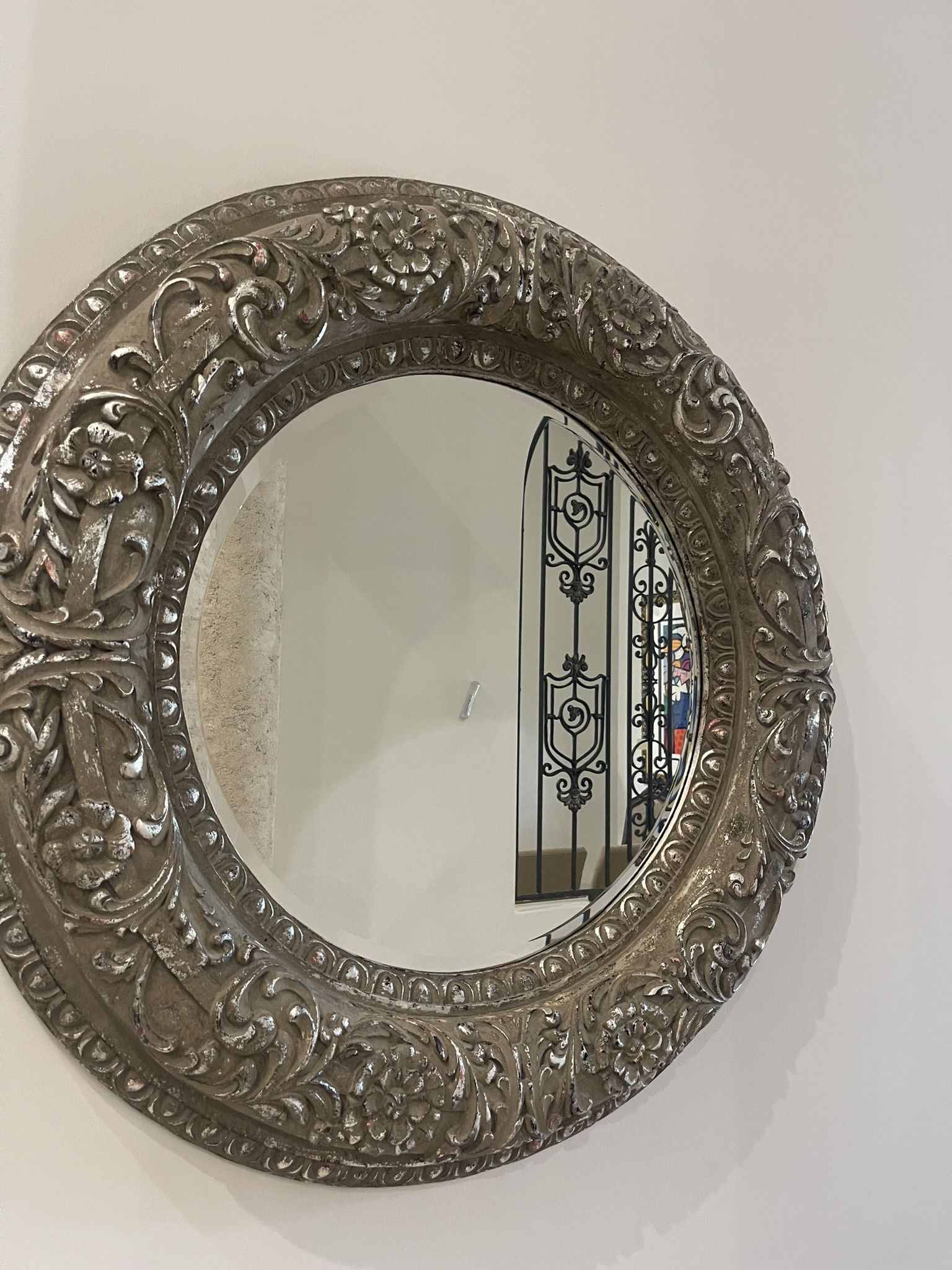  Beautiful Round Mirror - Originally $899.     Asking $225