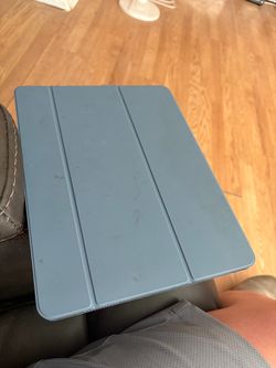 Apple iPad air 13 in screen. Cover