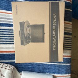 Vintage Suitcase Vinyl Record Player