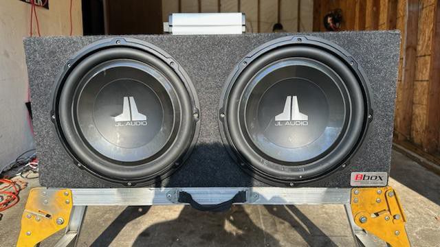 12" subwoofers box and amp