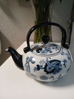 Pier 1 Imports ceramic blue onion design teapot