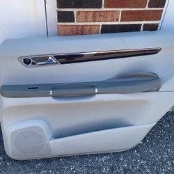 2006 Mercedes Benz R500 Door Panels